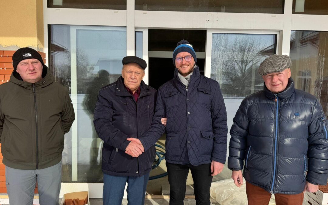 Wizyta gości na&nbsp;budowie Domu Aniołków